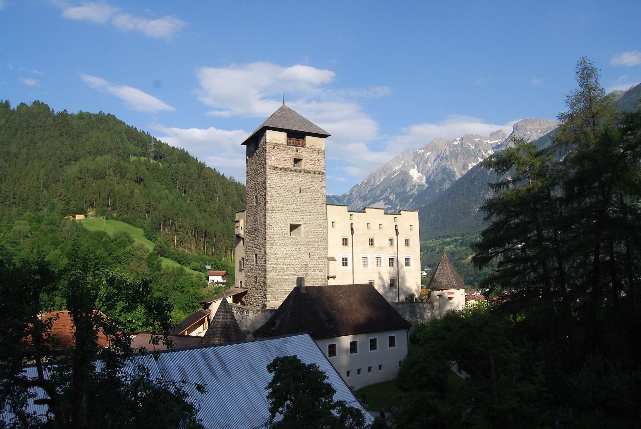 Hotel Schrofenstein Landeck Exterior photo