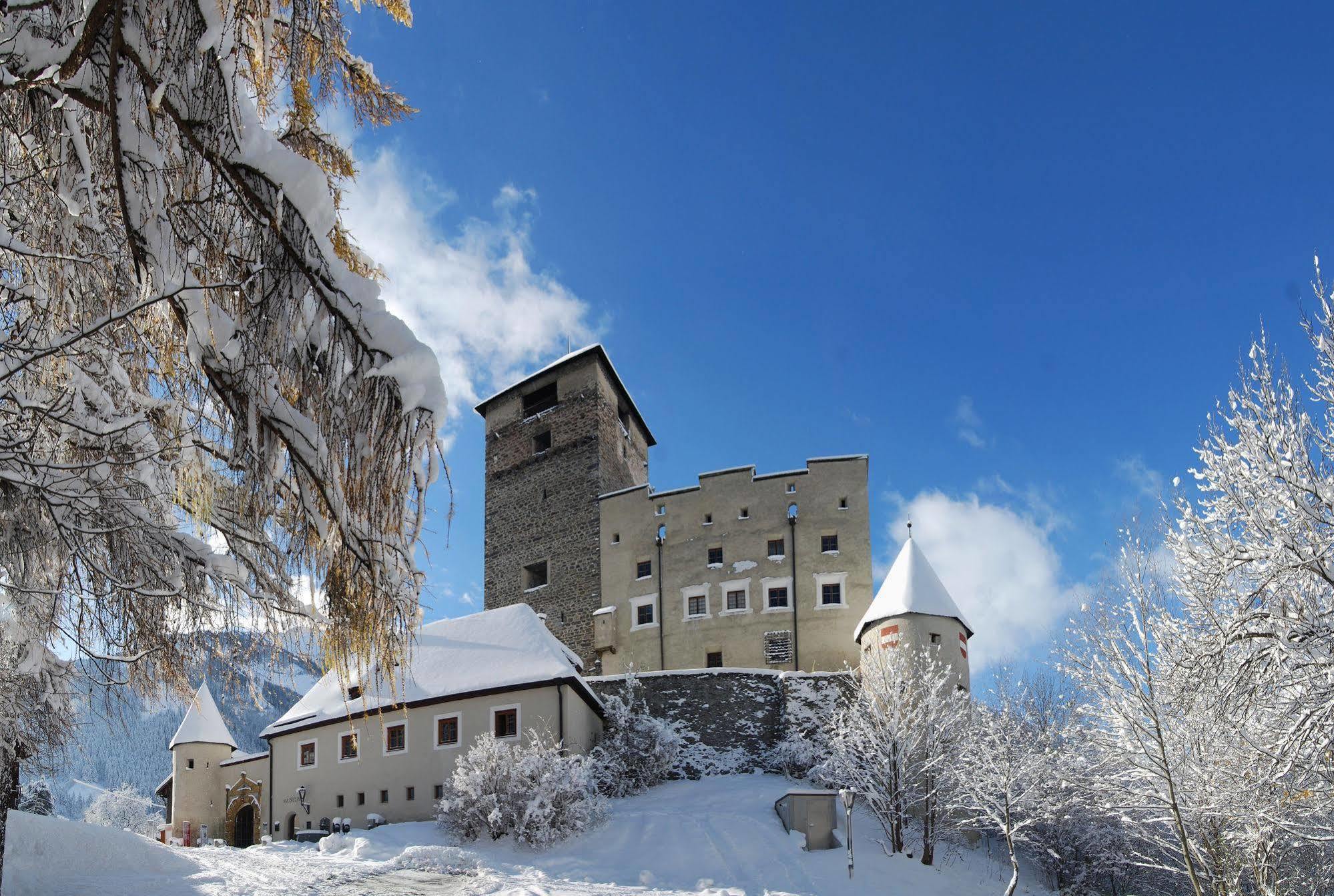 Hotel Schrofenstein Landeck Exterior photo